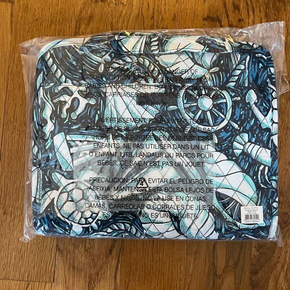 Vera Bradley Factory Style Hanging Organizer in Shore Enough NWT - Picture 2 of 8